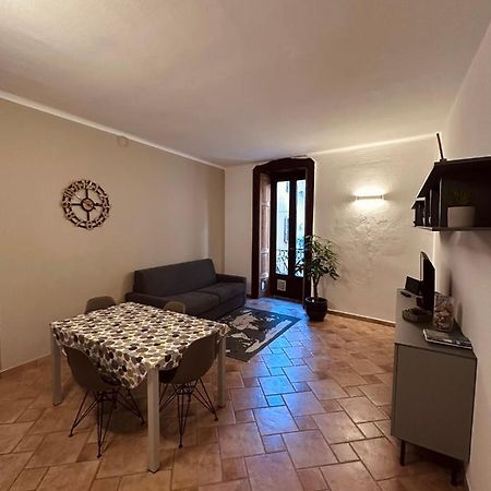 La Casa Del Corso Apartment Арона Екстериор снимка
